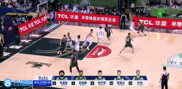 重回同一起跑线！同曦第三节上来不到2分钟 7-0直接追平比分！