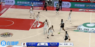 辕门射戟！吴昌泽接球侧翼三分投进还造成犯规 可惜加罚不中