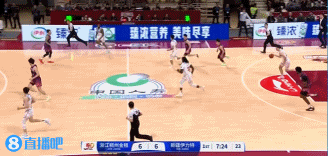 大杀器！哈雷尔杀入内线无人可挡 上篮&暴扣连得6分