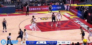 杜润旺三分中投连得5分 广东半节21-8领先同曦13分